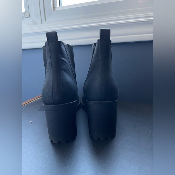 Dirty Laundry Heel Boots - Picture 3 of 6